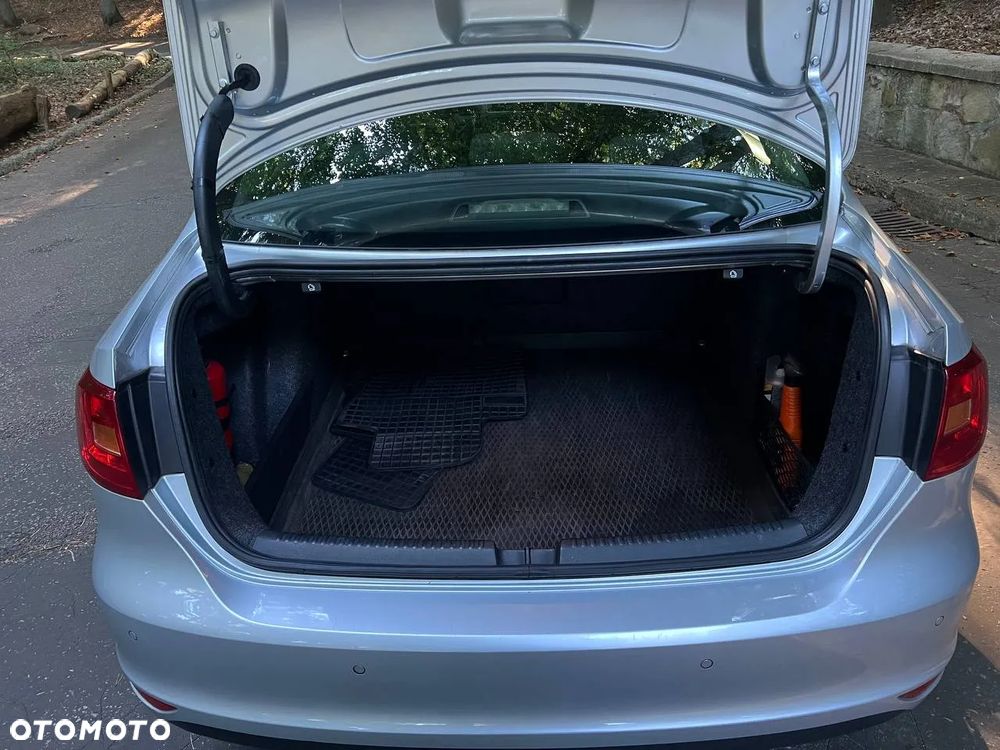 Volkswagen Jetta 1.2 TSI Comfortline - 29