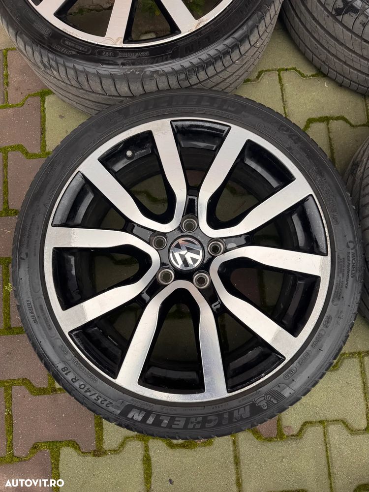 Volkswagen Golf - 38