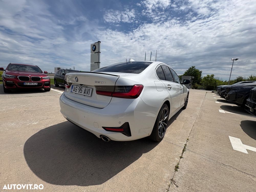 BMW Seria 3 330i xDrive AT - 5