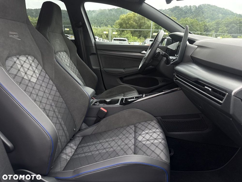 Volkswagen Golf - 13