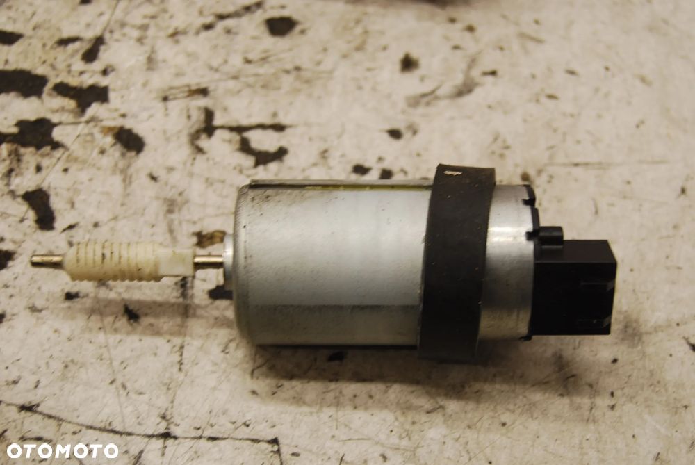 SILNICZEK FOTELA KIEROWCY PASAŻERA 2801600C AUDI A4 B6 B7 - 1