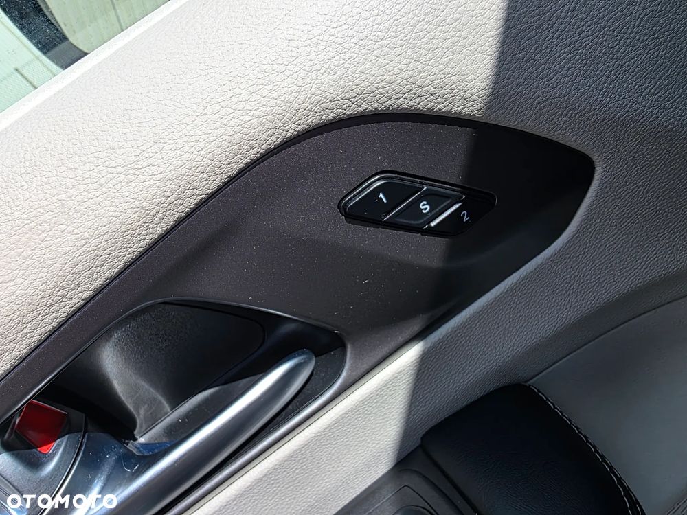 Chrysler Pacifica - 23