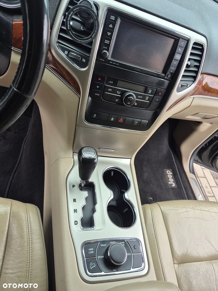 Jeep Grand Cherokee - 19