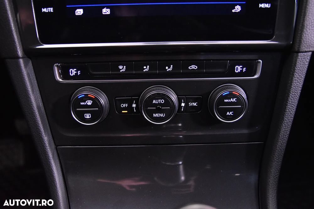 Volkswagen Golf - 16