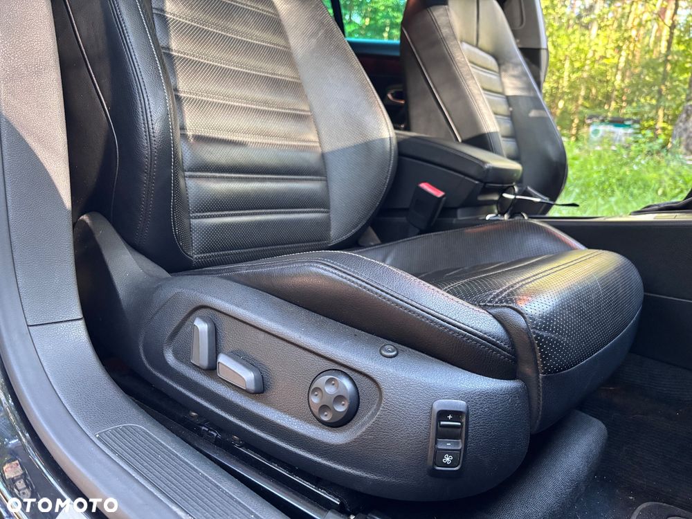 Volkswagen Passat - 11