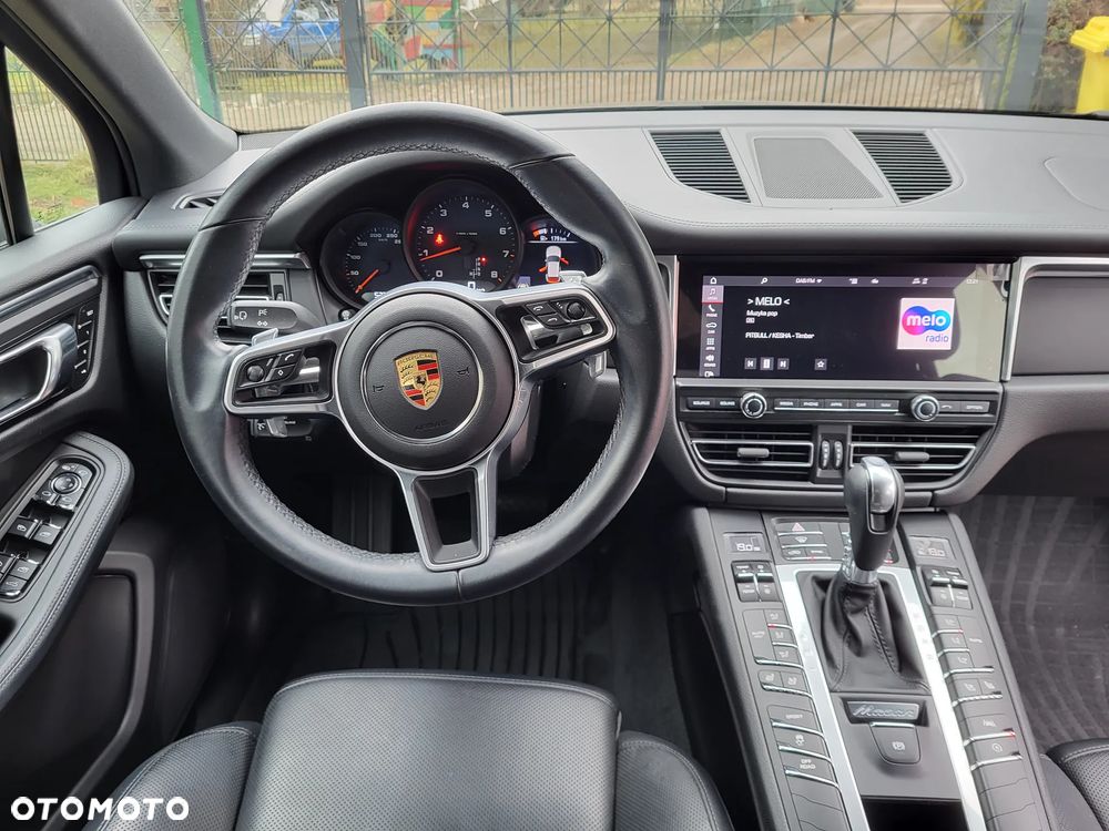 Porsche Macan - 25
