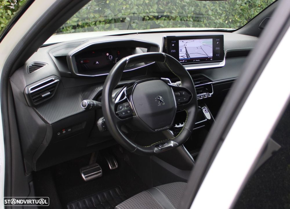 Peugeot 2008 1.2 PureTech GT EAT8 - 31