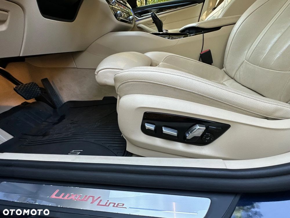 BMW Seria 5 520d xDrive Luxury Line sport - 10