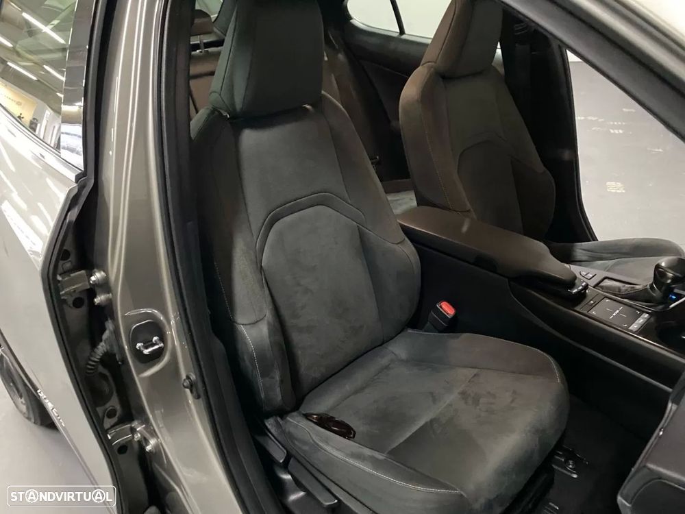 Lexus UX 250h Executive+ - 18