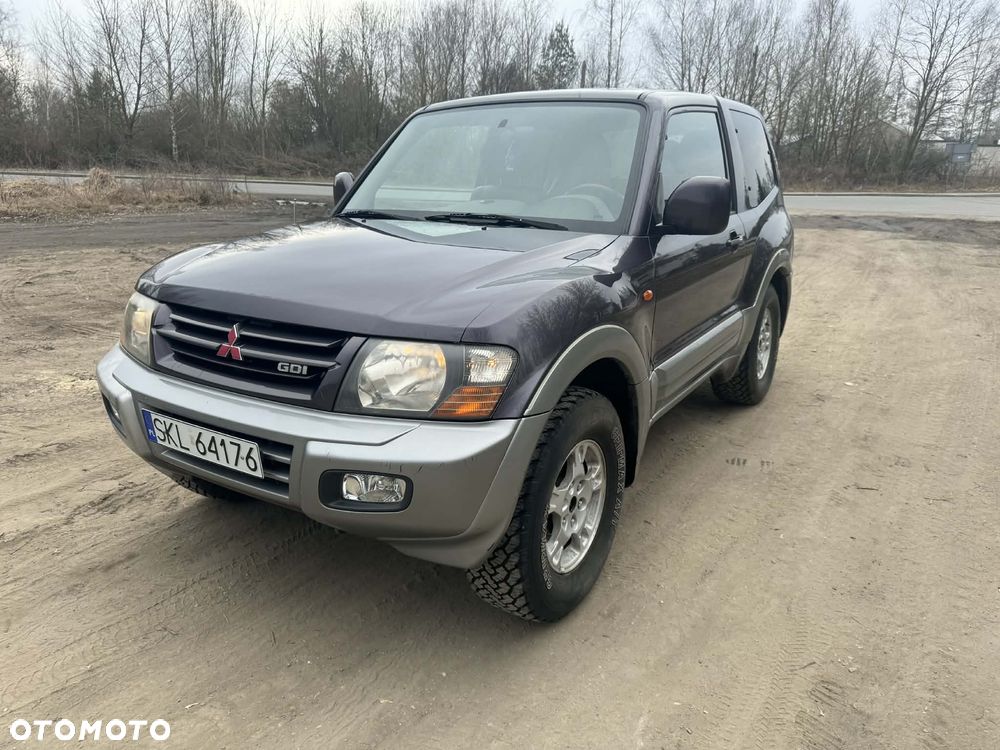 Mitsubishi Pajero - 2