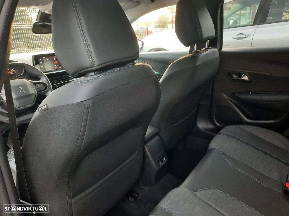 Peugeot 208 1.2 PureTech Allure Pack - 26