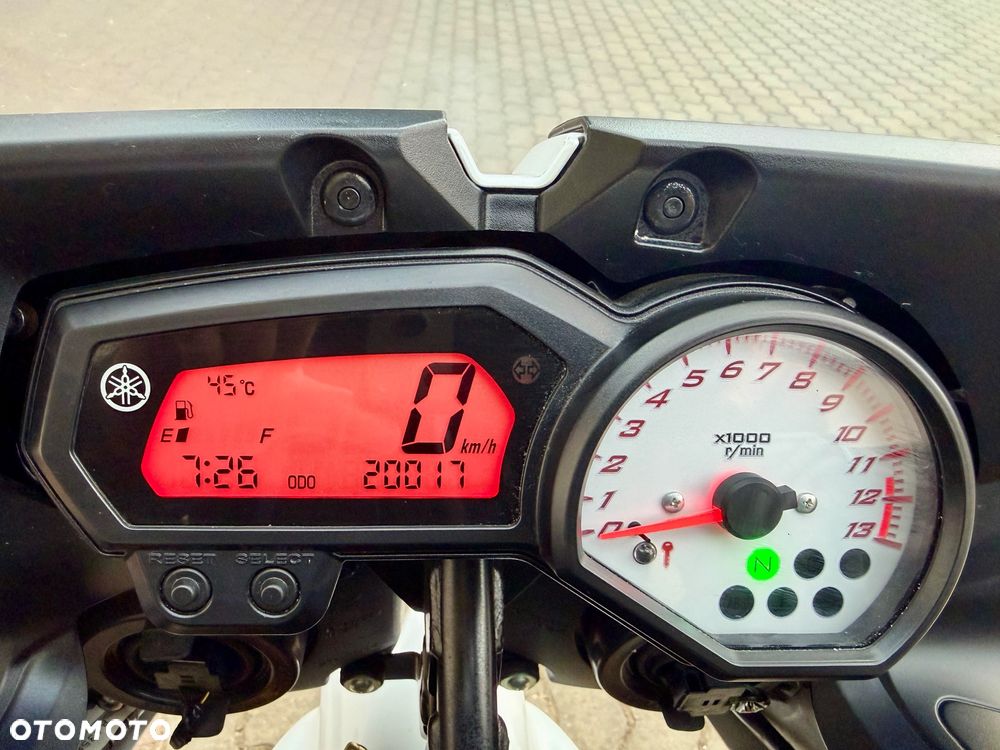 Yamaha FZ8 - 23