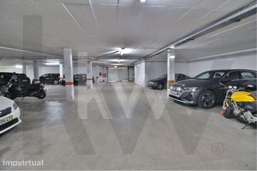 Estacionamento para 1 automóvel no Moinho das Antas - Oeiras - Grande imagem: 4/14