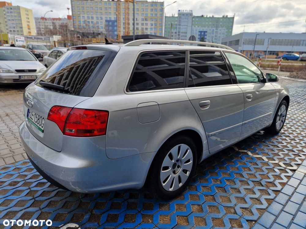 Audi A4 Avant - 4