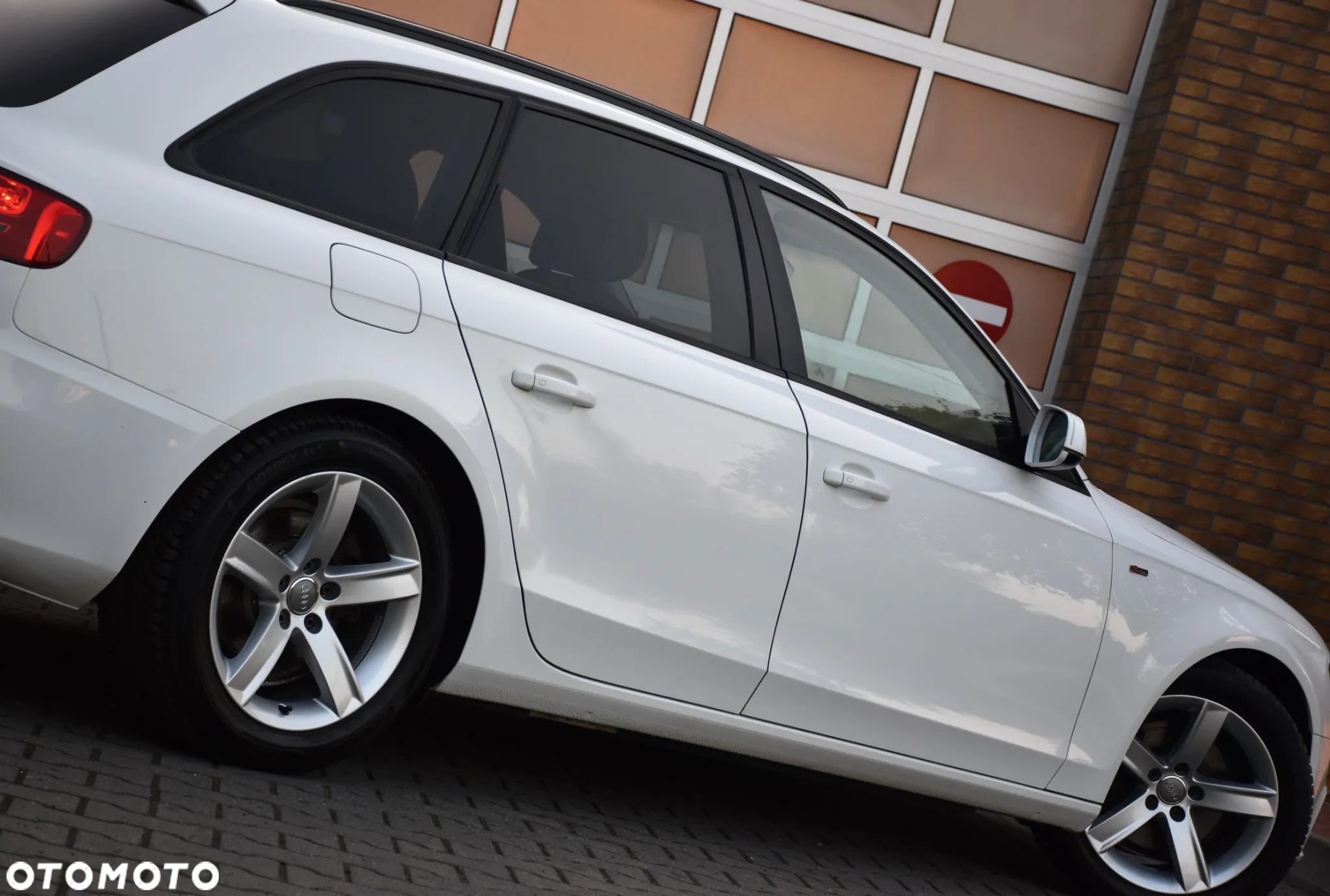 Audi A4 Avant 2.0 TDI DPF Ambiente - 40