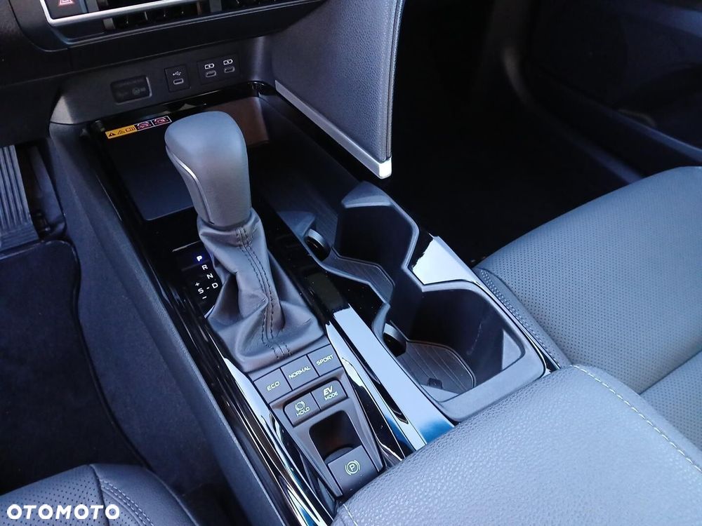 Toyota Camry - 30