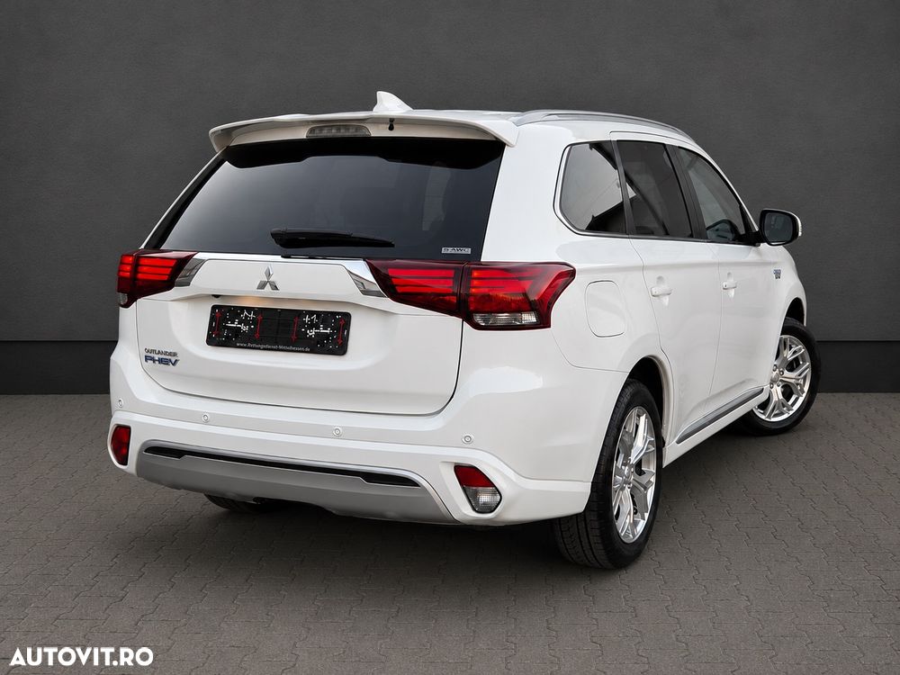 Mitsubishi Outlander 2.4 4WD Diamant+ - 19