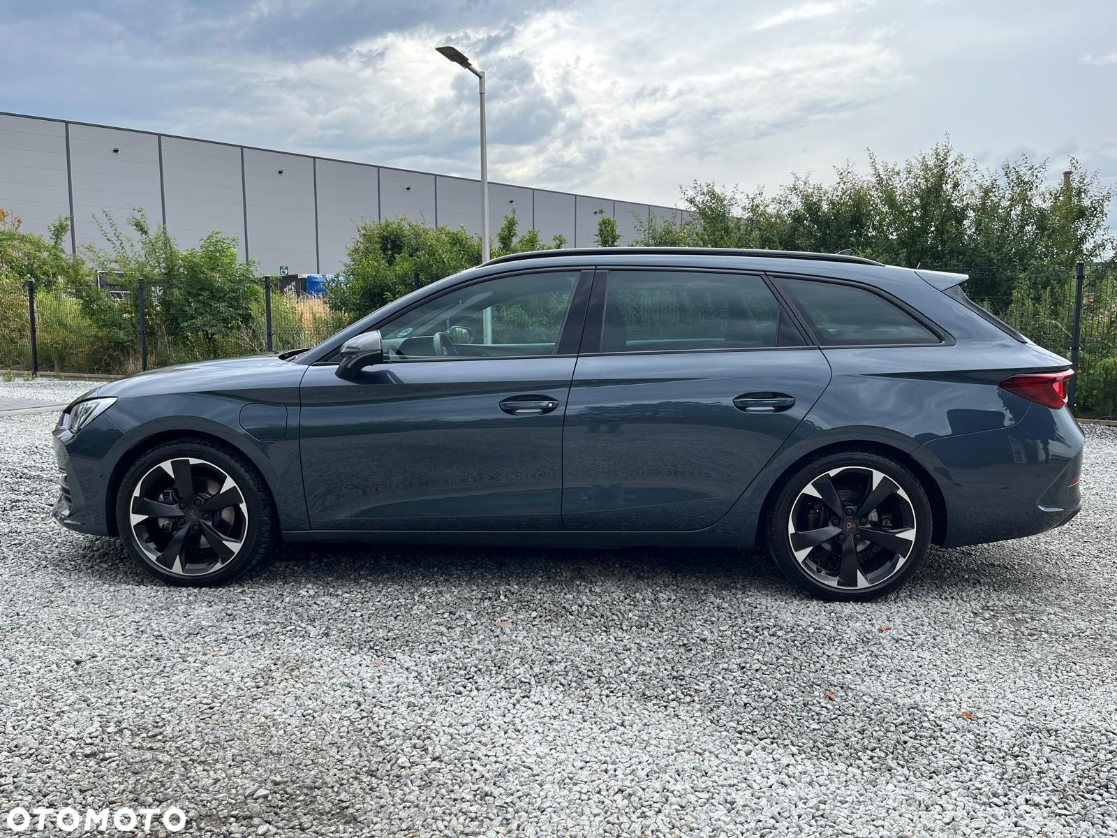 Cupra Leon Sportstourer 1.4 e-Hybrid (180 kW System) VZ - 4