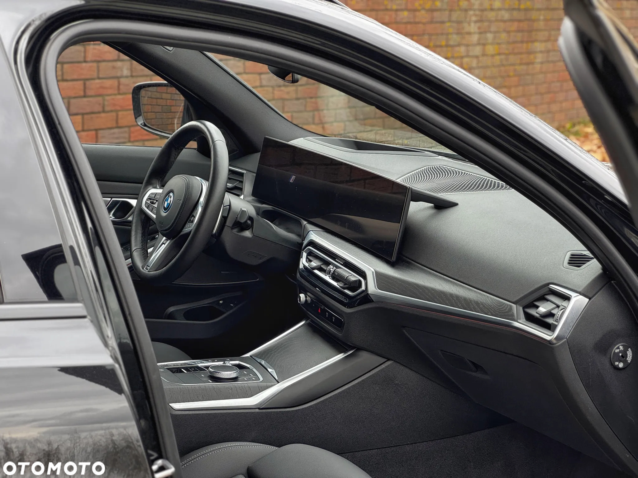 BMW Seria 3 330e xDrive M Sport sport - 34
