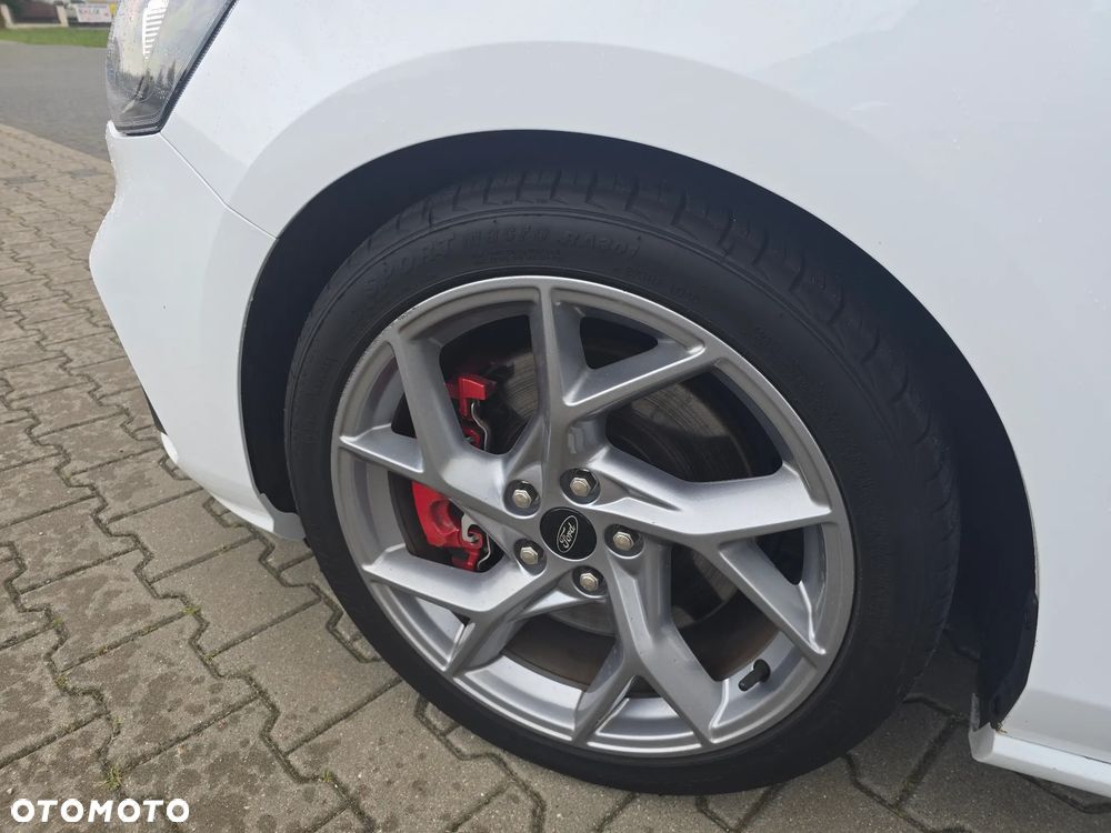 Ford Focus SW 2.0 EcoBlue ST - 18