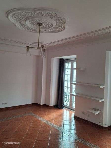 Apartamento T2 para alugar na Rua de São Bento, Lisboa. - Grande imagem: 4/12