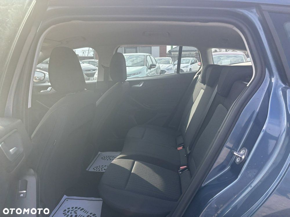 Ford Focus - 25
