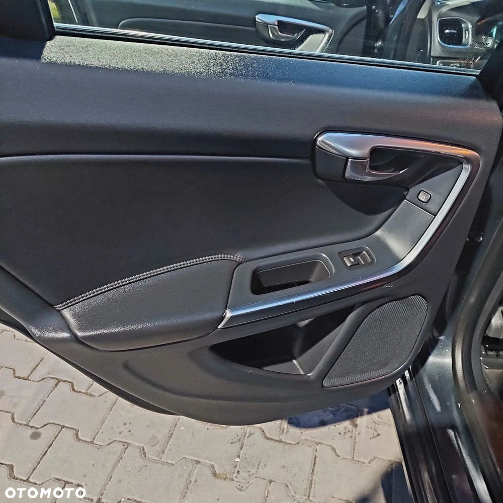 Volvo S60 T5 Geartronic Summum - 8