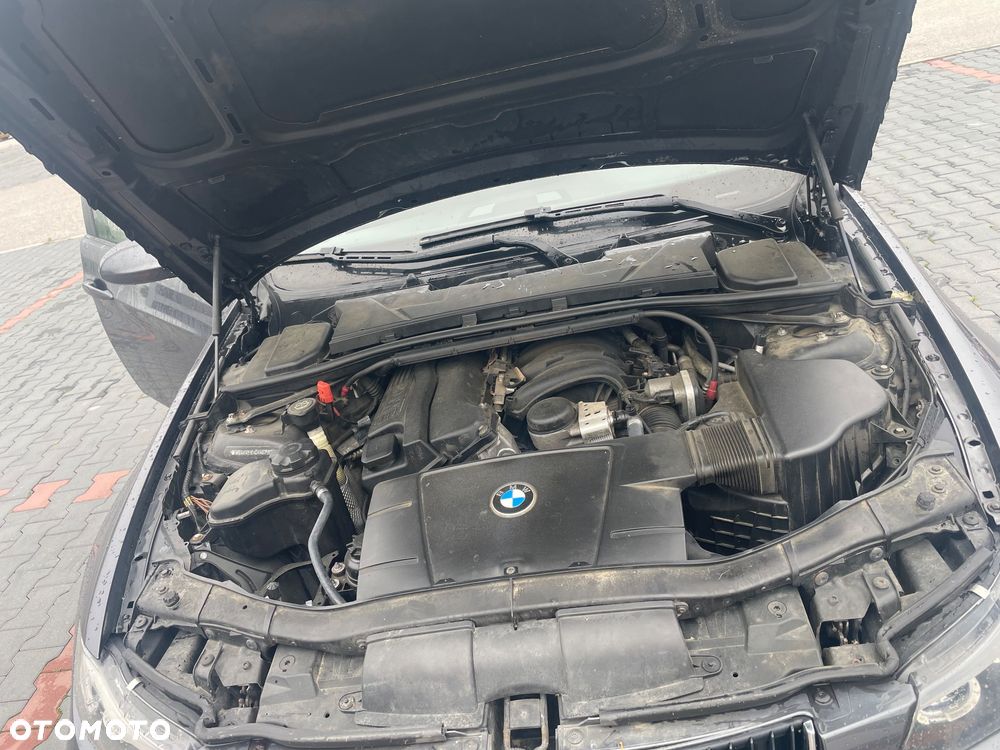 BMW Seria 3 318i - 9
