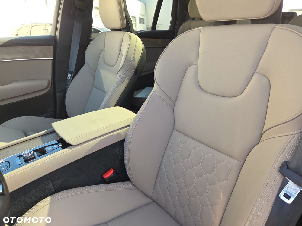 Volvo XC 90 - 23