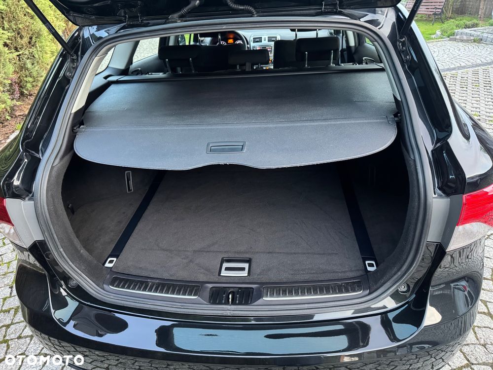 Toyota Avensis 1.8 Executive - 24