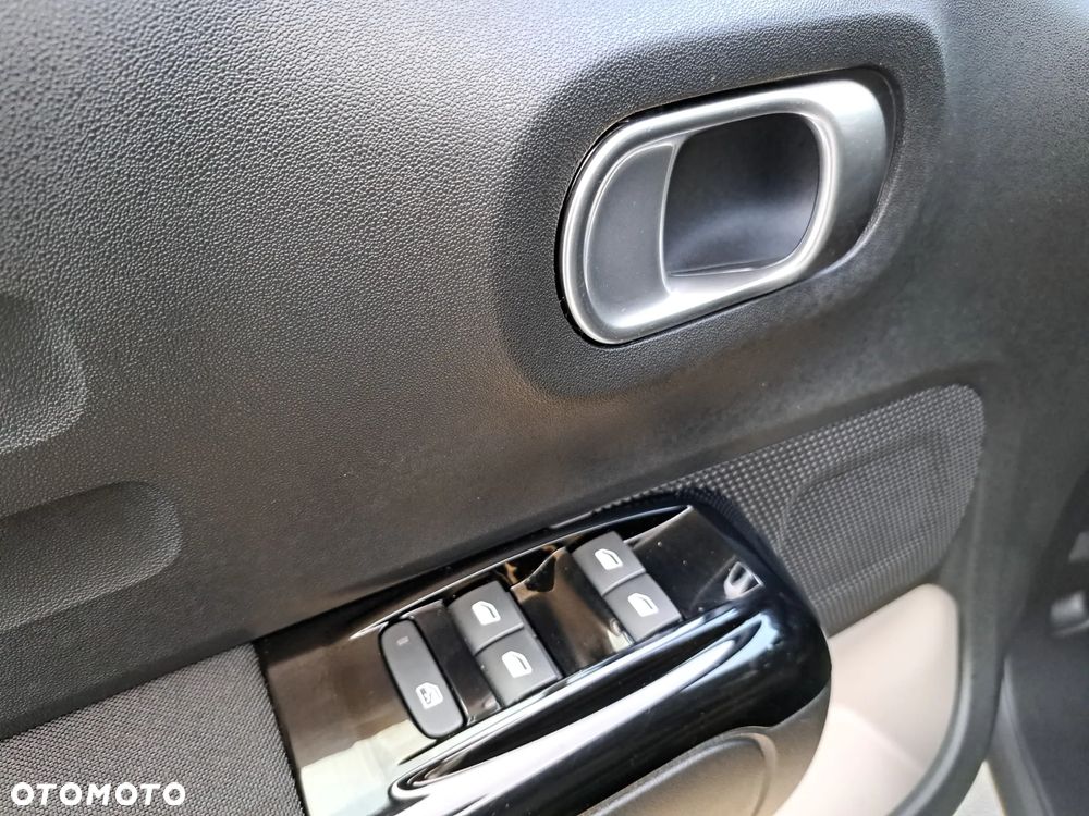 Citroën C3 1.2 PureTech Shine - 19