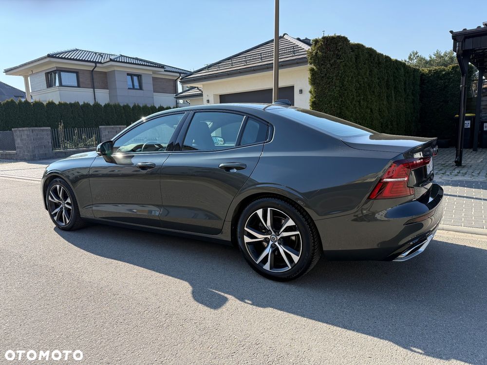 Volvo S60 B4 B R-Design - 3