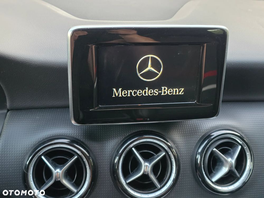 Mercedes-Benz Klasa A 180 (BlueEFFICIENCY) Urban - 4