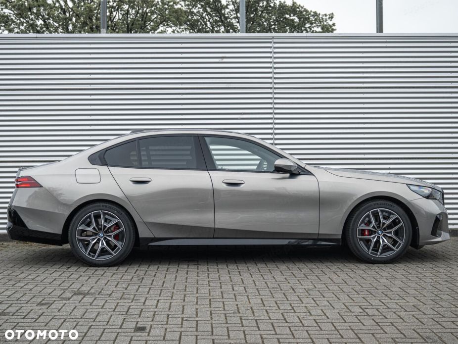 BMW Seria 5 520d xDrive mHEV M Sport - 6