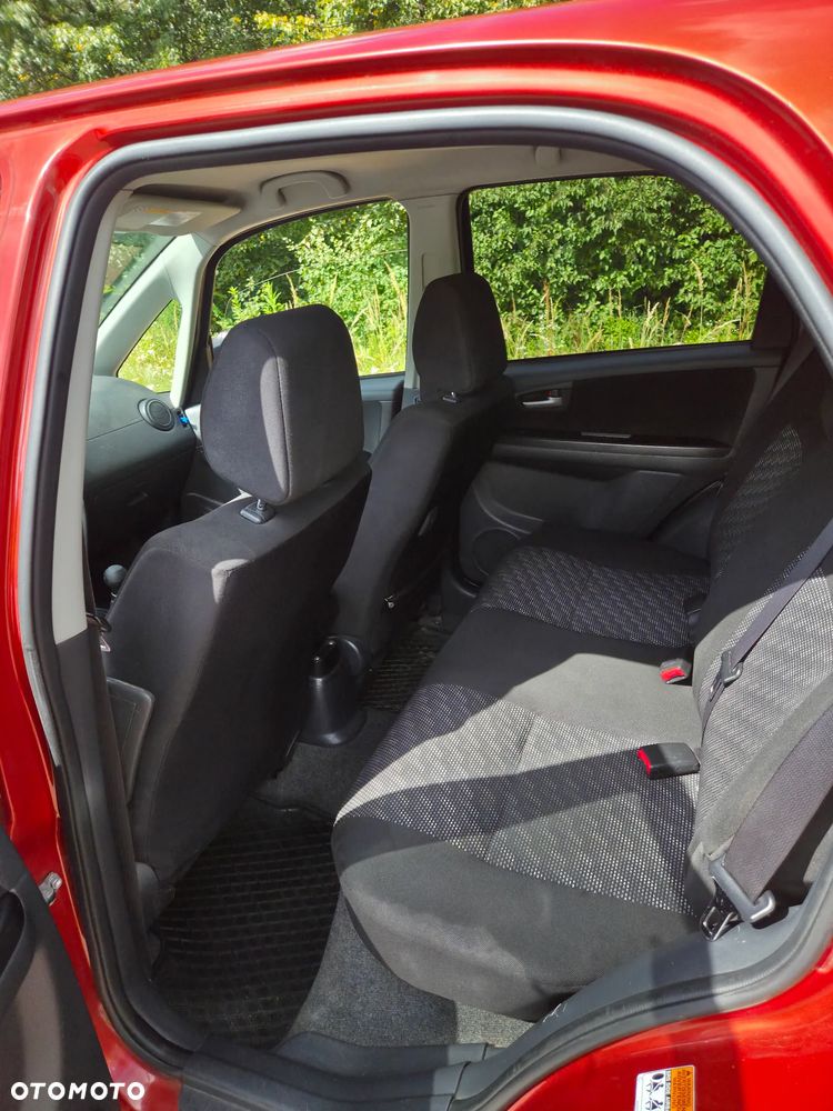 Suzuki SX4 1.6 GS / Premium - 9
