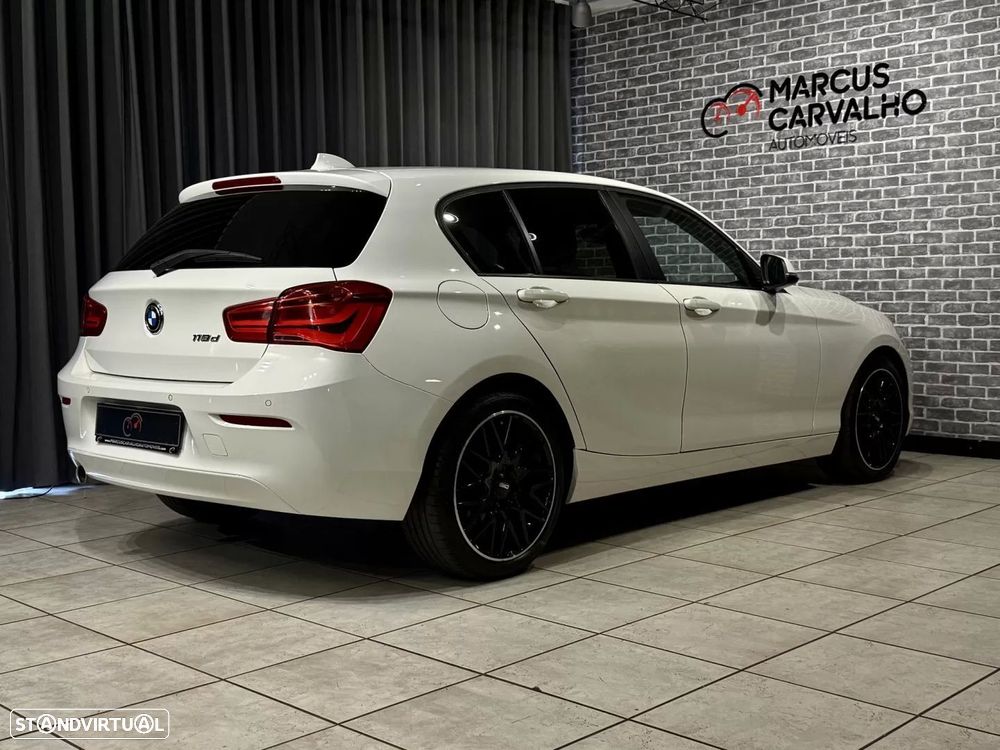 BMW 118 d Aut. Sport Line - 4