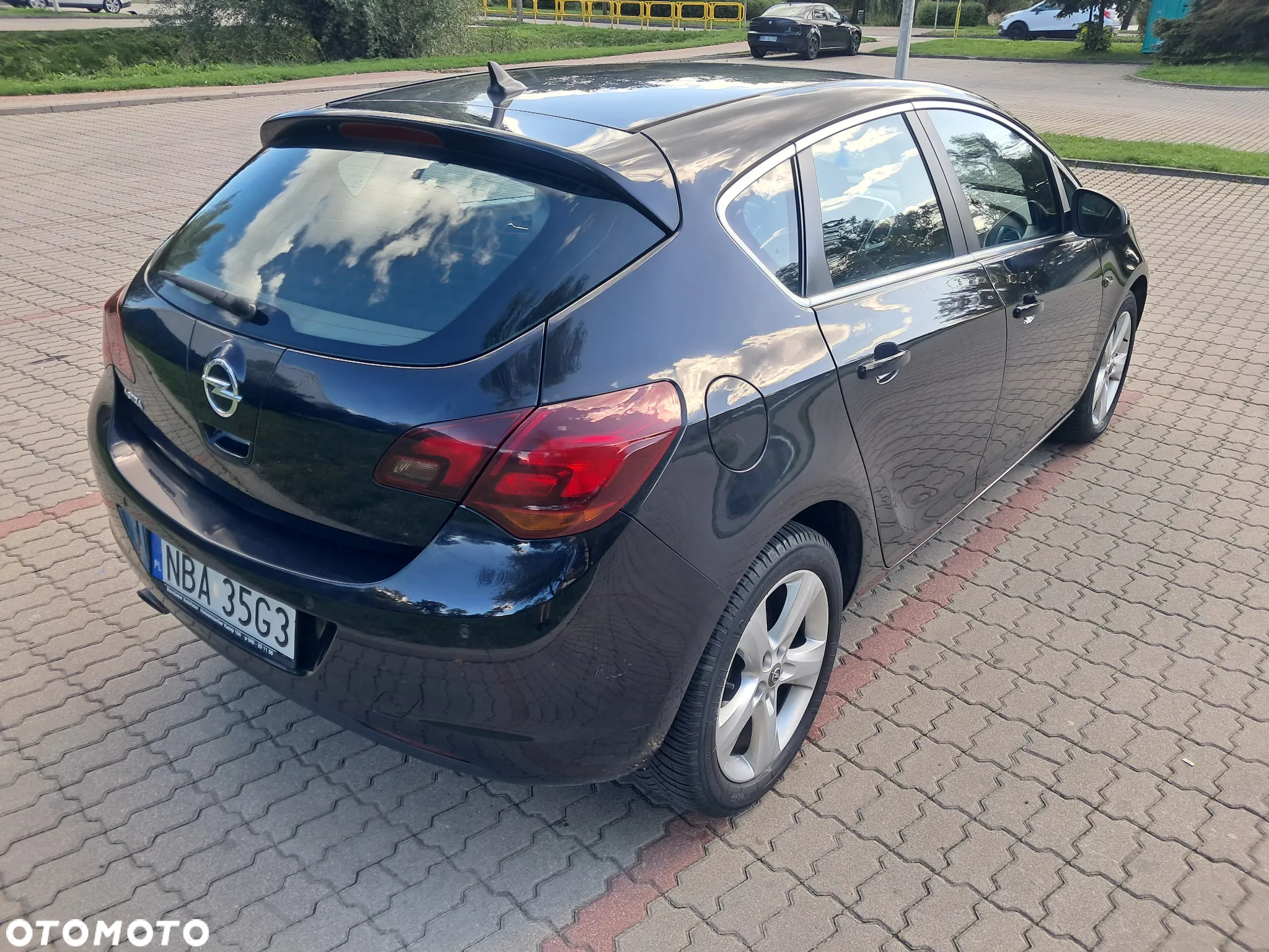 Opel Astra IV 1.4 T Cosmo - 12
