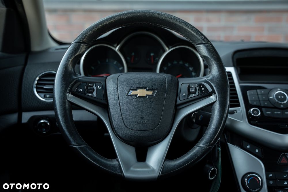 Chevrolet Cruze - 29