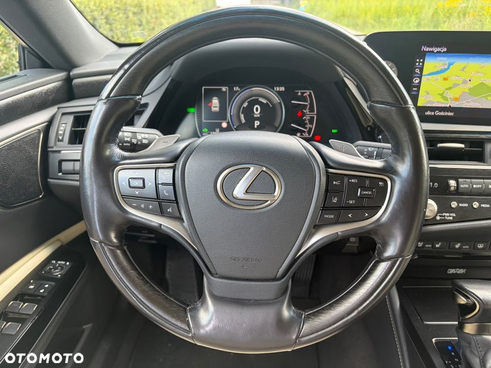 Lexus ES 300h Prestige - 33