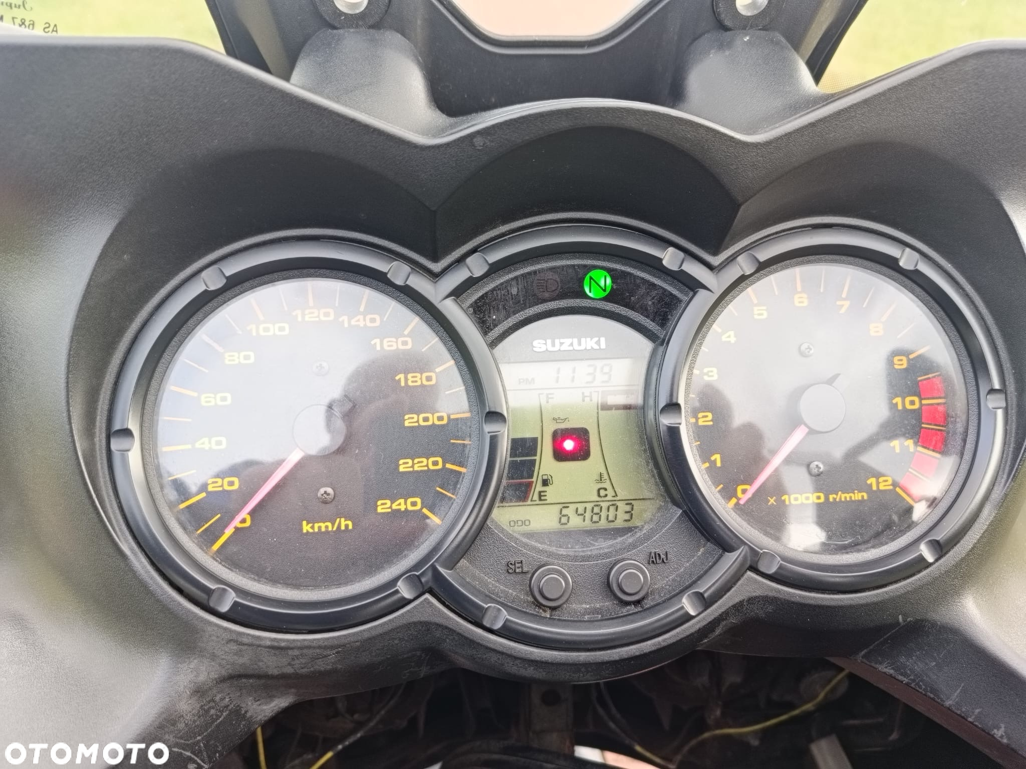 Suzuki V-STROM - 8