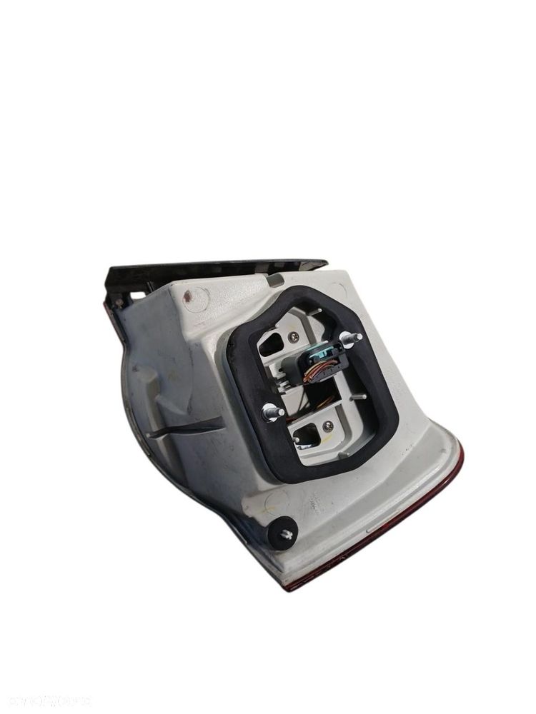 LAMPA LEWA TYLNA TYŁ VW JETTA V SEDAN 15-441-1985L-B - 4