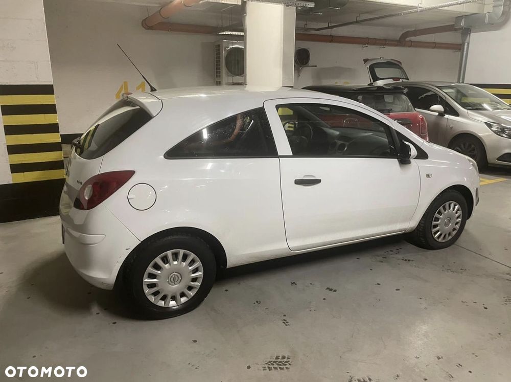 Opel Corsa 2013 photo 2