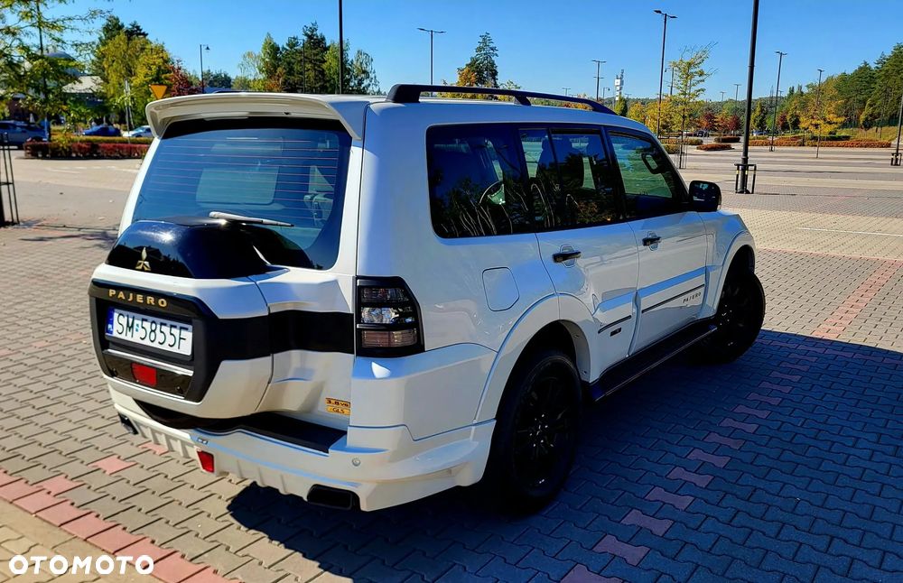 Mitsubishi Pajero - 24