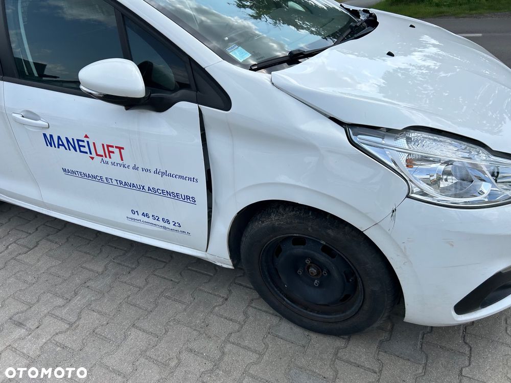Peugeot 208 - 6