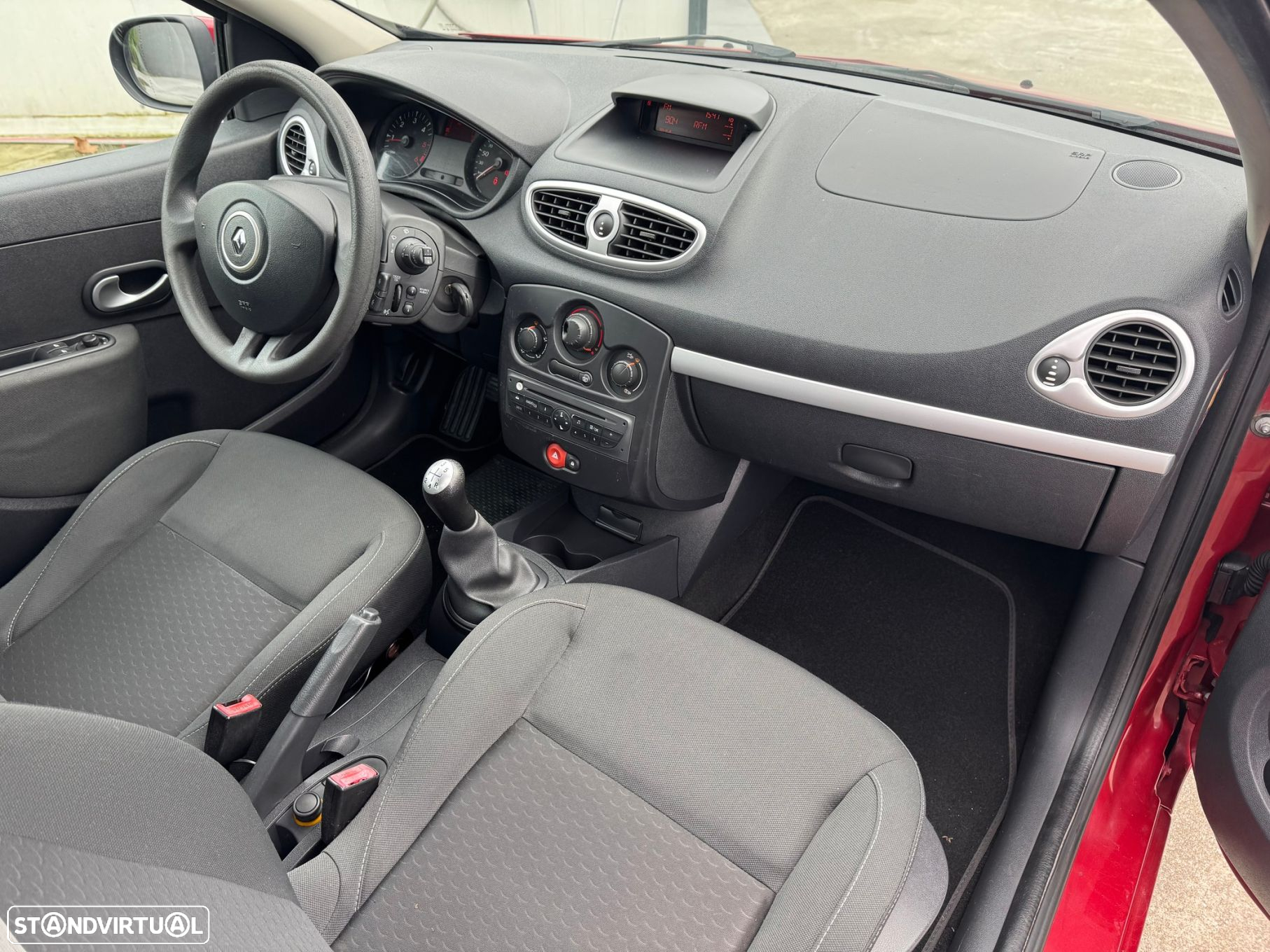 Renault Clio 1.5 dCi Comfort - 11