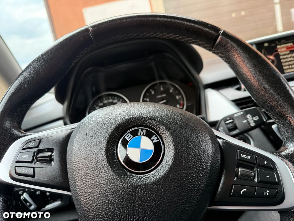 BMW Seria 2 216d - 25