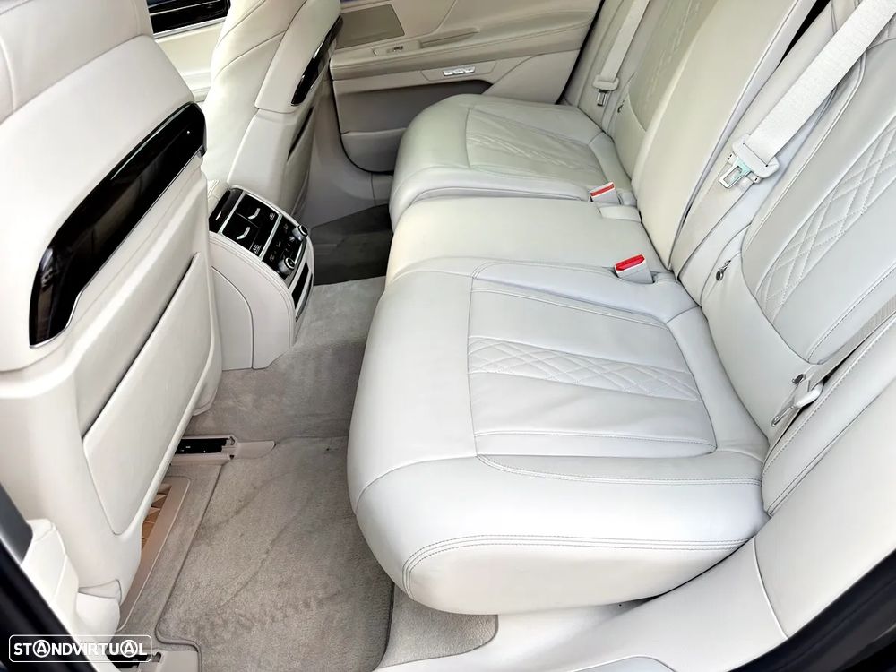 BMW 740 iH Active Hybrid - 34