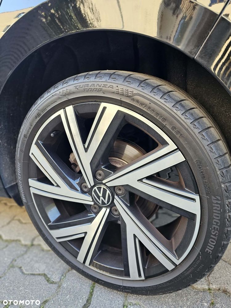 Volkswagen Golf 1.5 eTSI Life DSG - 6