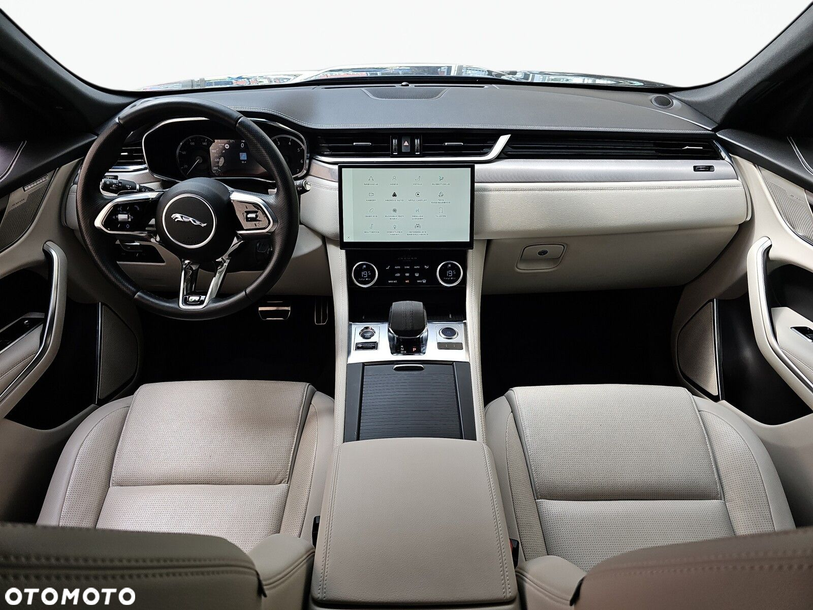 Jaguar F-Pace - 28