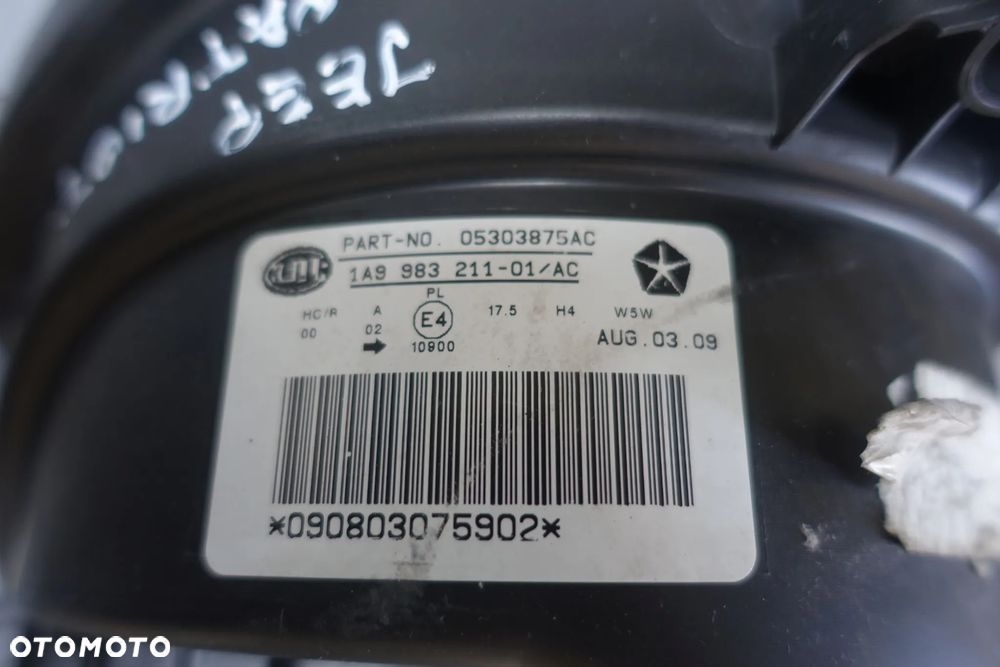 LAMPA  PRAWY PRZÓD JEEP PATRIOT 06-10r. - 3